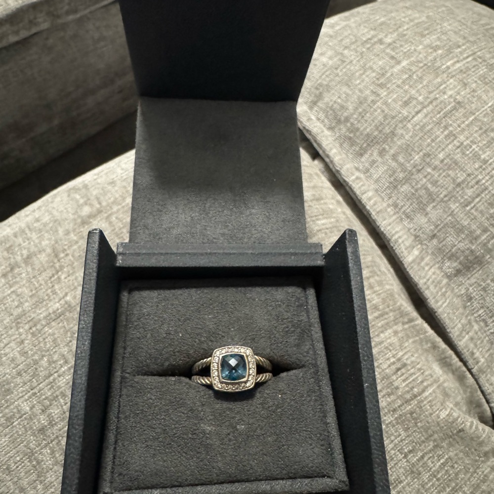 Elegant Silver and Blue Gemstone Ring